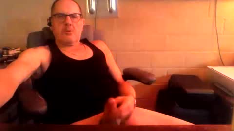 eating pussy  sucking dick online show from April 4, 3:09 pm