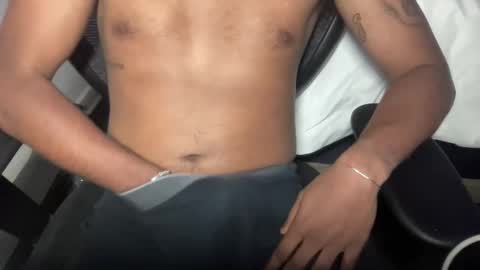 Snapshot of se9056 chatting on March 18, 5:43 am collegetwunk67 online show from March 18, 5:43 am