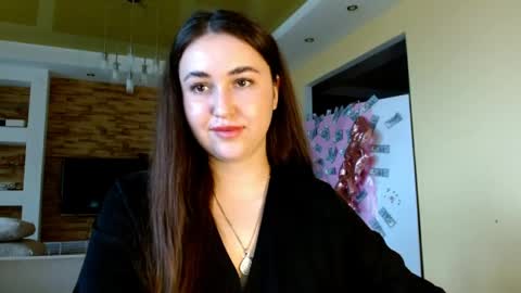 Elizabeth  online show from May 11, 2:45 pm