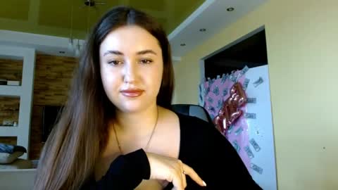 Elizabeth  online show from May 15, 9:38 am