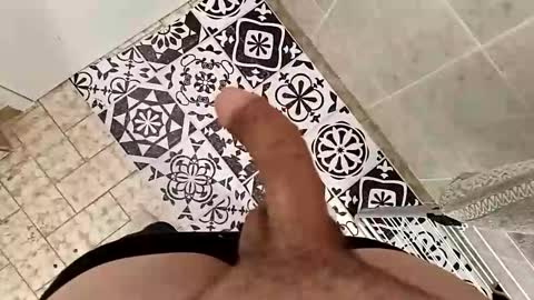 Snapshot of seb97400 chatting on February 1, 6:23 am seb97400 online show from February 1, 6:23 am