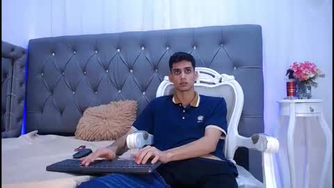 sebalexis7 online show from October 31, 4:24 am