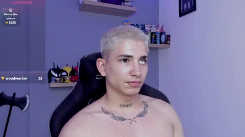 Snapshot of sebas__23 chatting on December 3, 2:03 am Sebastin online show from December 3, 2:03 am