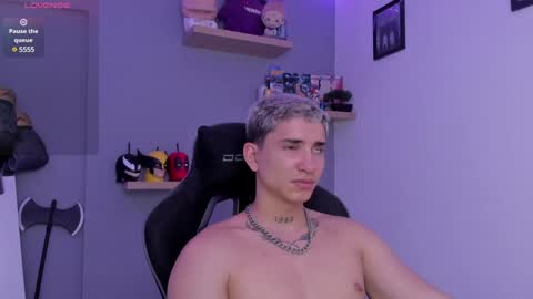 Snapshot of sebas__23 chatting on January 8, 4:12 am Sebastin online show from January 8, 4:12 am