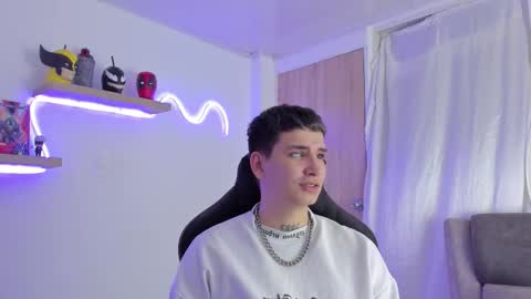 Snapshot of sebas__23 chatting on February 5, 1:21 am Sebastin online show from February 5, 1:21 am