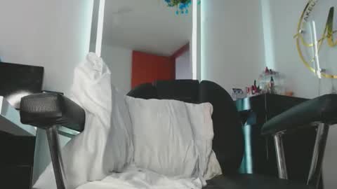 Snapshot of sebas_diaz_ chatting on April 29, 5:30 pm online show from April 29, 5:30 pm