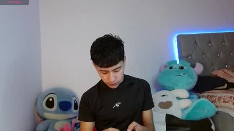 sebas_fire4 online show from March 15, 10:49 pm