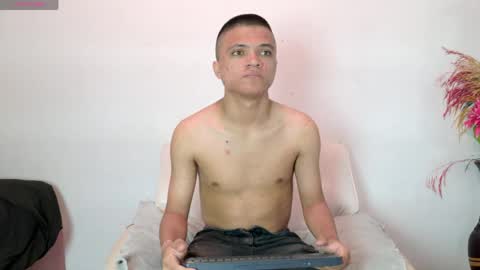 Snapshot of sebas_n_aly chatting on April 7, 3:07 am ely online show from April 7, 3:07 am