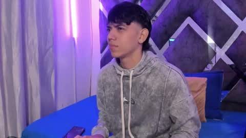 Snapshot of sebas_pretty7 chatting on March 21, 12:21 pm sebas_pretty7 online show from March 21, 12:21 pm