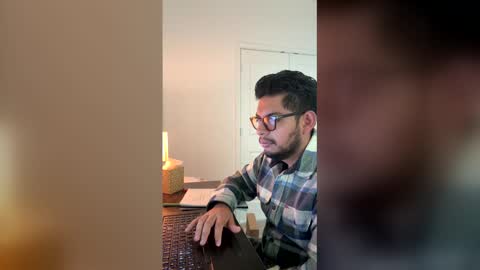 Snapshot of sebasbilbao7 chatting on March 27, 2:17 pm sebasbilbao7 online show from March 27, 2:17 pm