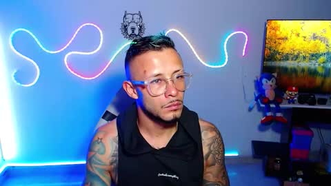 Snapshot of sebastian_025 chatting on October 5, 8:34 am Sebastian online show from October 5, 8:34 am