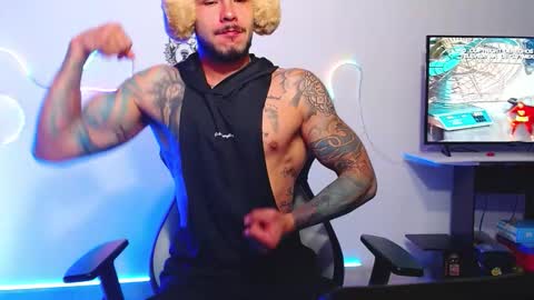 Snapshot of sebastian_025 chatting on October 21, 10:05 am Sebastian online show from October 21, 10:05 am