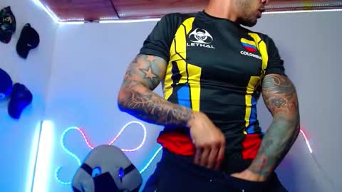 Snapshot of sebastian_025 chatting on January 10, 7:43 am Sebastian online show from January 10, 7:43 am