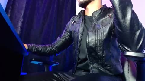 Snapshot of sebastian_025 chatting on February 15, 11:19 am Sebastian online show from February 15, 11:19 am