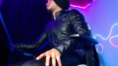 Snapshot of sebastian_025 chatting on February 20, 10:16 am Sebastian online show from February 20, 10:16 am