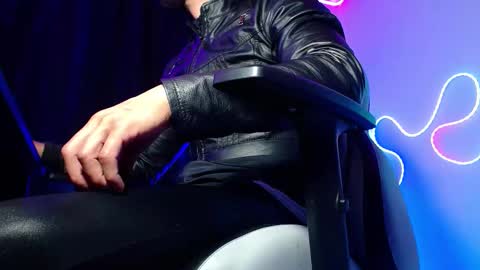 Snapshot of sebastian_025 chatting on February 21, 9:10 am Sebastian online show from February 21, 9:10 am