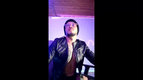 Snapshot of sebastian_025 chatting on February 25, 3:38 am Sebastian online show from February 25, 3:38 am