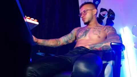 Snapshot of sebastian_025 chatting on March 7, 2:52 am Sebastian online show from March 7, 2:52 am