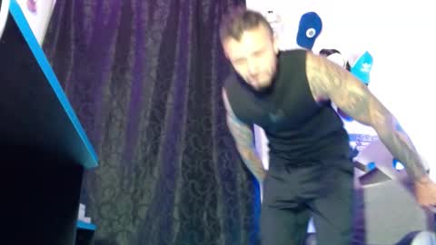 Snapshot of sebastian_025 chatting on March 17, 8:28 am Sebastian online show from March 17, 8:28 am