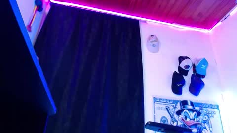 Snapshot of sebastian_025 chatting on March 23, 10:52 am Sebastian online show from March 23, 10:52 am