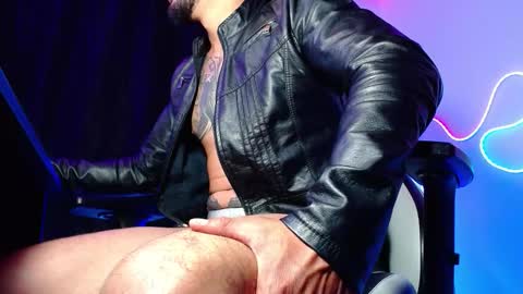 Snapshot of sebastian_025 chatting on March 28, 2:11 am Sebastian online show from March 28, 2:11 am