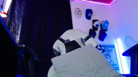 Snapshot of sebastian_025 chatting on April 1, 7:00 pm Sebastian online show from April 1, 7:00 pm