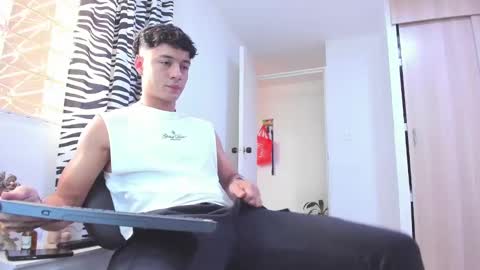 Snapshot of sebastian_dash chatting on March 3, 10:42 pm SEBAS online show from March 3, 10:42 pm