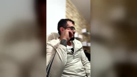 Snapshot of sebastian_ferreira chatting on January 8, 5:15 pm sebastian_ferreira online show from January 8, 5:15 pm