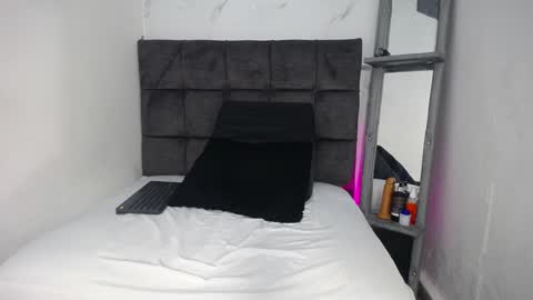 sebastian n alinson online show from December 2, 3:15 am