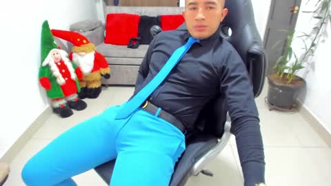 juan  sebastian online show from December 11, 6:09 pm