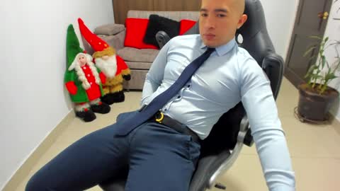 juan  sebastian online show from December 17, 1:38 pm