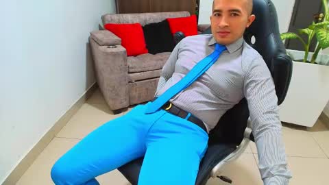 juan  sebastian online show from March 5, 6:23 pm