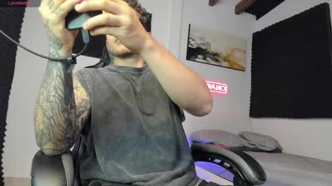 Lucian Sinclair online show from November 6, 1:39 am