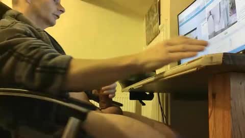 Snapshot of sebastianspalding450 chatting on November 14, 10:03 am sebastianspalding450 online show from November 14, 10:03 am