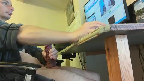 Snapshot of sebastianspalding450 chatting on November 19, 10:04 am sebastianspalding450 online show from November 19, 10:04 am