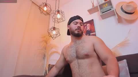 Snapshot of sebastianvilla__ chatting on March 5, 9:44 pm Instagram jeanpaulfit online show from March 5, 9:44 pm