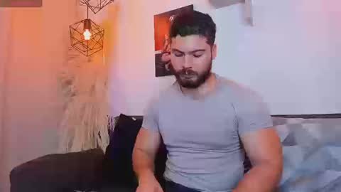 Snapshot of sebastianvilla__ chatting on March 13, 11:33 pm Instagram jeanpaulfit online show from March 13, 11:33 pm