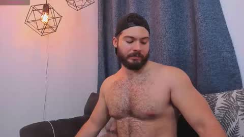 Snapshot of sebastianvilla__ chatting on March 23, 11:09 pm Instagram jeanpaulfit online show from March 23, 11:09 pm