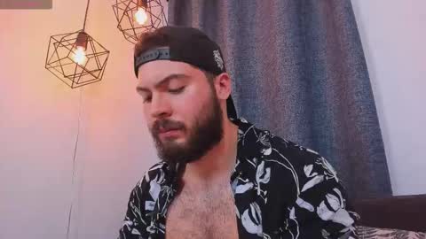 Snapshot of sebastianvilla__ chatting on March 25, 11:00 pm Instagram jeanpaulfit online show from March 25, 11:00 pm