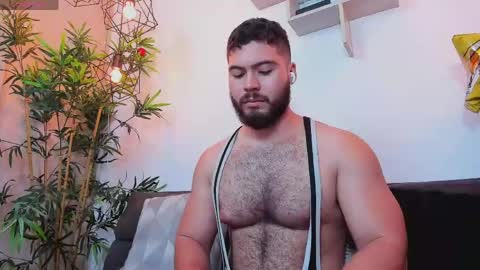 Snapshot of sebastianvilla__ chatting on April 16, 10:34 pm Instagram jeanpaulfit online show from April 16, 10:34 pm