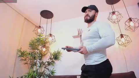 Snapshot of sebastianvilla__ chatting on May 1, 11:09 pm Instagram jeanpaulfit online show from May 1, 11:09 pm