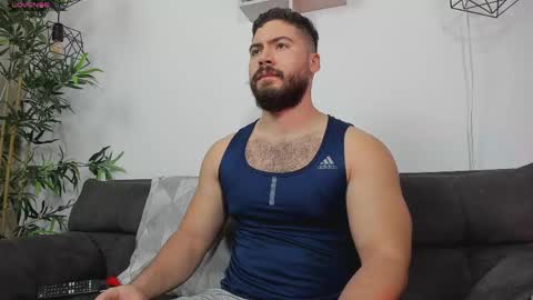Snapshot of sebastianvilla__ chatting on May 14, 12:50 am Instagram jeanpaulfit online show from May 14, 12:50 am