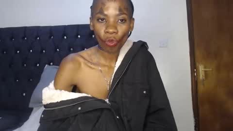 sebatrishaa online show from October 31, 5:25 pm