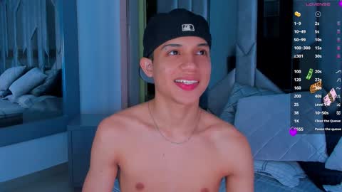 Sebastian online show from October 24, 8:05 pm