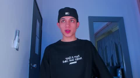 Snapshot of sebax_00 chatting on March 14, 8:36 pm Sebastian online show from March 14, 8:36 pm