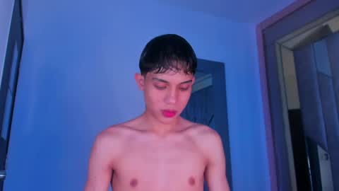 Snapshot of sebax_00 chatting on March 22, 6:33 pm Sebastian online show from March 22, 6:33 pm