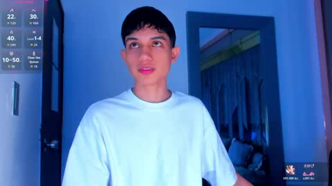 Snapshot of sebax_00 chatting on April 4, 8:28 pm Sebastian online show from April 4, 8:28 pm