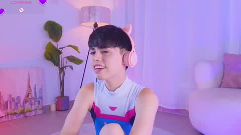Snapshot of sebbyross chatting on September 22, 7:16 pm sebby online show from September 22, 7:16 pm