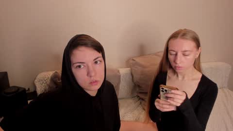 Amanda and  pair in a real life we love each other but can play with you online show from December 4, 8:45 am