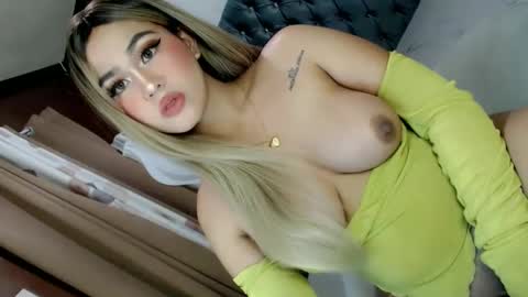 Chloe online show from December 6, 8:48 am